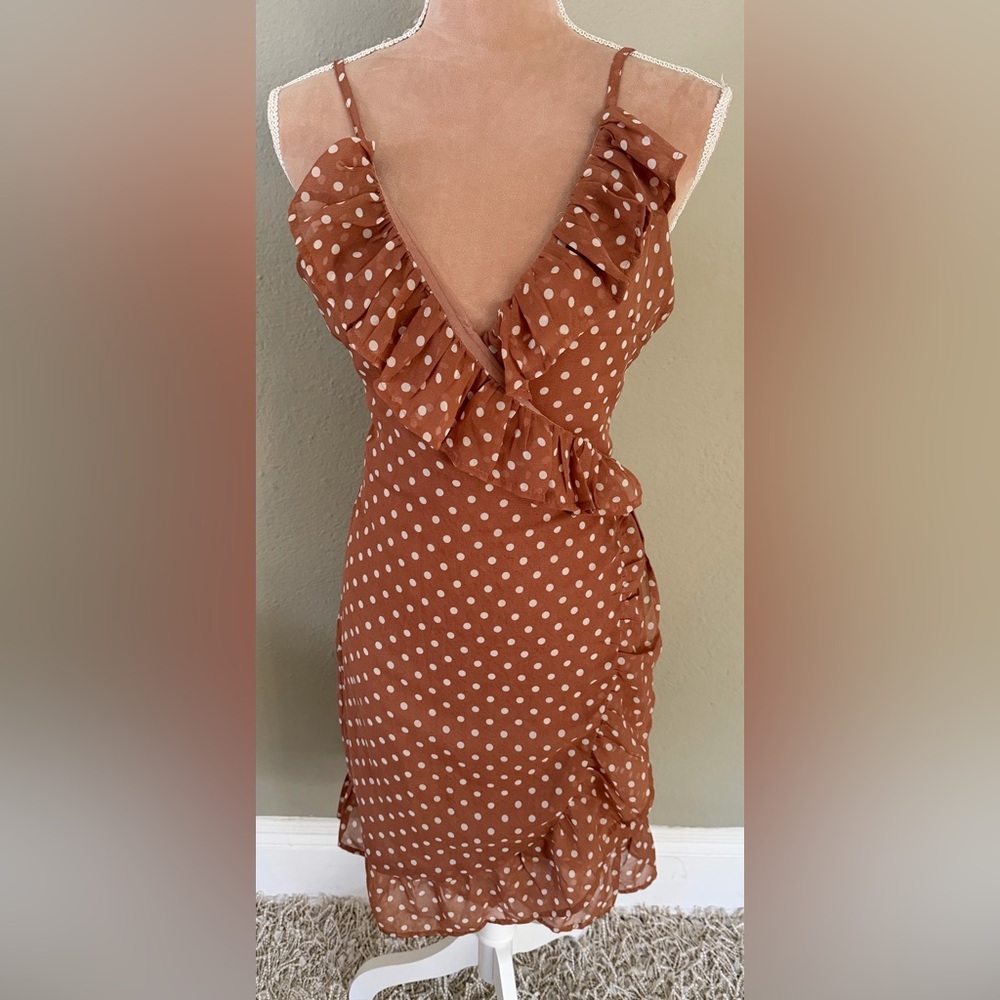 LIONESS Ruffle wrap Dress brown wht polka dot - Picture 9 of 12